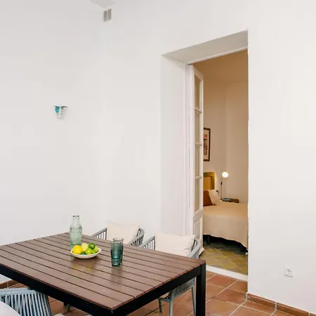 1840 By Suma Apartment